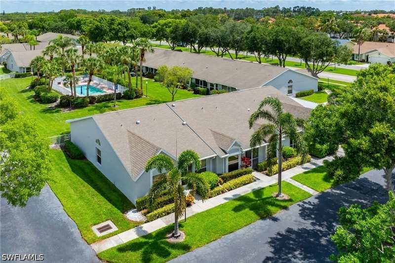 2 bedroom Attached at 3383 Erick Lake Dr 2902, Regent Park, Naples — photo 1