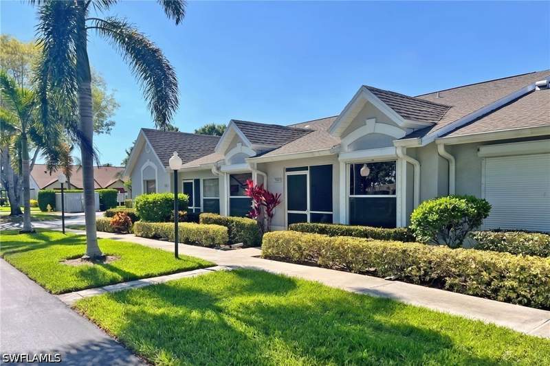 2 bedroom Attached at 3383 Erick Lake Dr 2902, Regent Park, Naples — photo 2