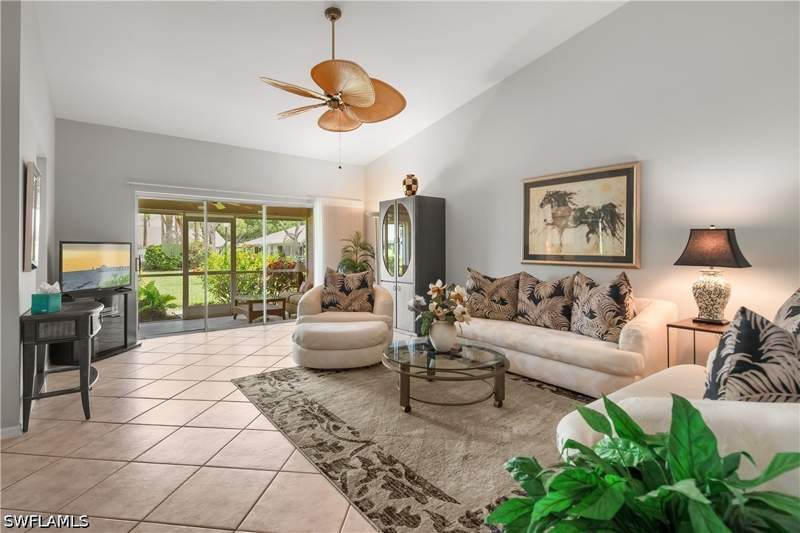 2 bedroom Attached at 3383 Erick Lake Dr 2902, Regent Park, Naples — photo 3