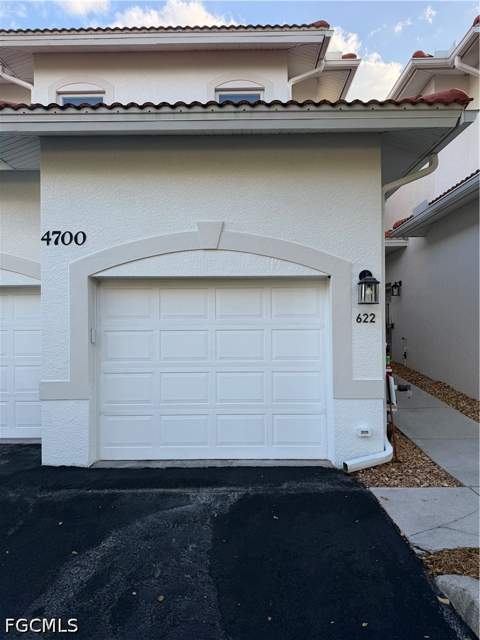 4700 Yacht Harbor Dr 622, Naples FL - photo 13 of 50