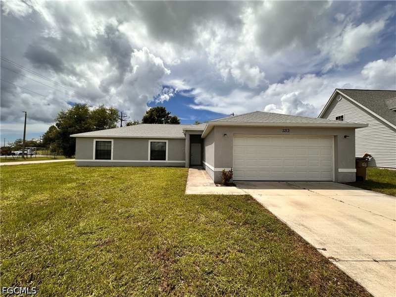 3 bedroom SingleFamilyResidence at 2212 SW Santa Barbara Pl, Cape Coral, Cape Coral — photo 1