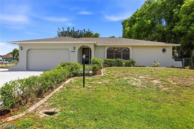 4 bedroom SingleFamilyResidence at 8486 Garden Rd, San Carlos Park, Fort Myers — photo 2