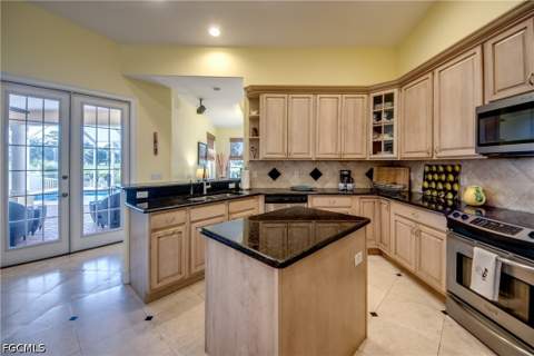 2932 NW 18th Ter, Cape Coral FL - photo 11 of 42