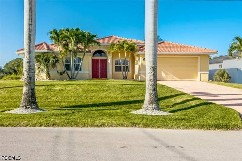 3 bedroom SingleFamilyResidence at 2932 NW 18th Ter, Cape Coral, Cape Coral — photo 2