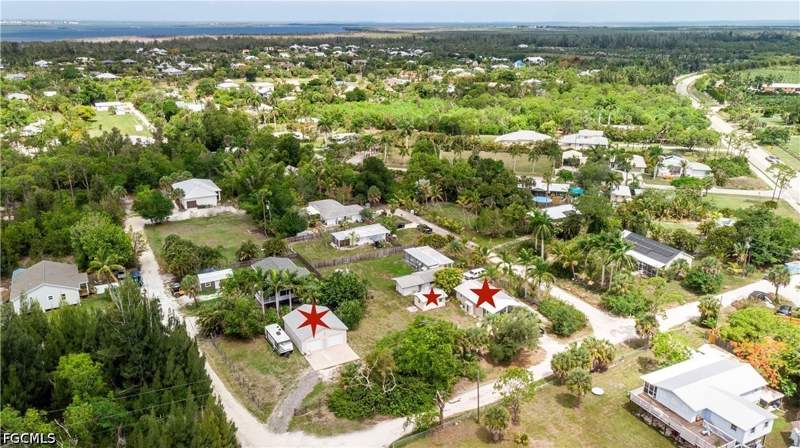 2 bedroom SingleFamilyResidence at 7257 Victory RD, LEO WENDES UNREC, Bokeelia — photo 2