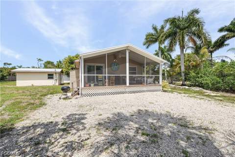 7257 Victory Rd, Bokeelia FL - photo 6 of 26