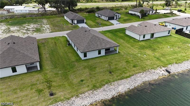 4 bedroom SingleFamilyResidence at 815 Gen D Macarthur Ave, Labelle, Labelle — photo 5