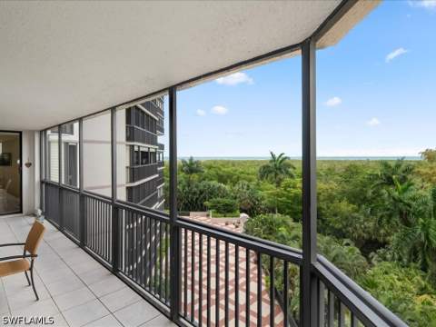 6075 Pelican Bay Blvd 506, Naples FL - photo 13 of 47