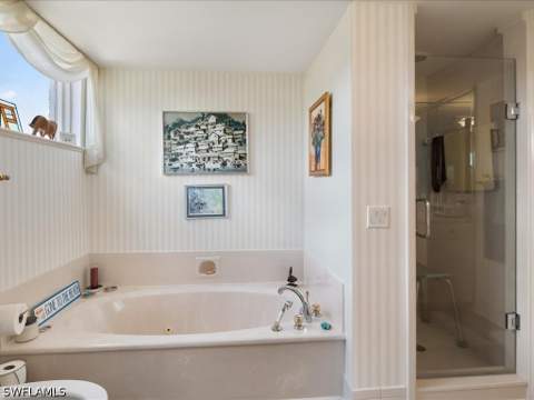 6075 Pelican Bay Blvd 506, Naples FL - photo 18 of 47