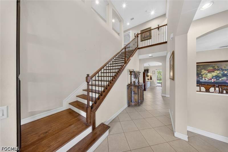 5 bedroom SingleFamilyResidence at 3330 Banyon Hollow Loop, Moody River Estates, North Fort Myers — photo 4