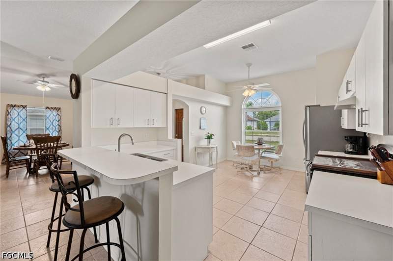 3 bedroom SingleFamilyResidence at 1520 Honor Ct, Varsity Lakes, Lehigh Acres — photo 4