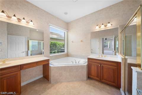 7914 Founders Cir, Naples FL - photo 16 of 18