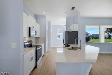 3895 Sabal Springs Blvd, North Fort Myers FL - photo 11 of 42