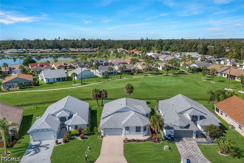 3 bedroom SingleFamilyResidence at 3895 Sabal Springs Blvd, Sabal Springs Golf And Racquet Club, North Fort Myers — photo 2