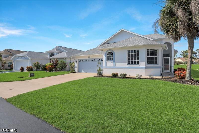 3 bedroom SingleFamilyResidence at 3895 Sabal Springs Blvd, Sabal Springs Golf And Racquet Club, North Fort Myers — photo 4