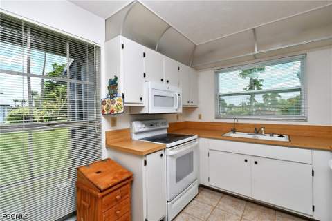 10572 Quincy Ct, Lehigh Acres FL - photo 18 of 33