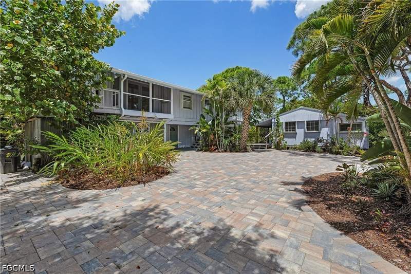 3 bedroom SingleFamilyResidence at 10545 Habitat Trl, Nesting Of Pine Island, Bokeelia — photo 2