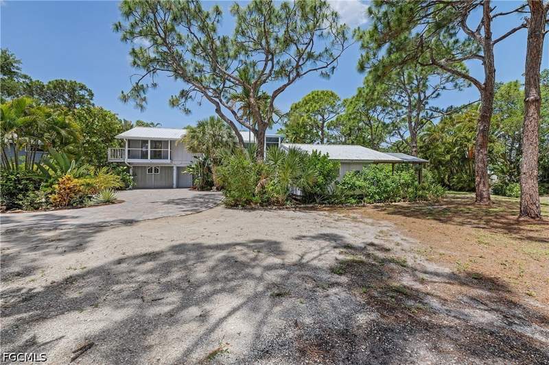 3 bedroom SingleFamilyResidence at 10545 Habitat Trl, Nesting Of Pine Island, Bokeelia — photo 3