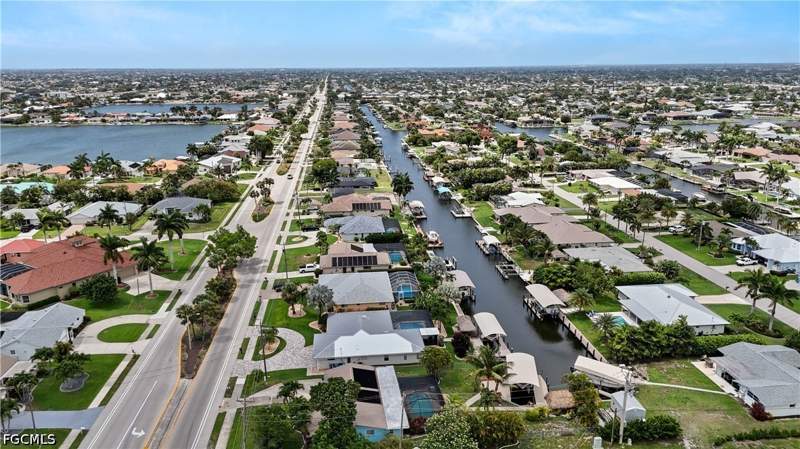 4 bedroom SingleFamilyResidence at 5215 Pelican Blvd, Cape Coral, Cape Coral — photo 4