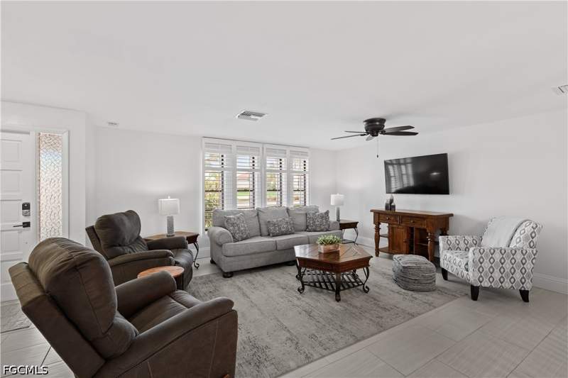 4 bedroom SingleFamilyResidence at 5215 Pelican Blvd, Cape Coral, Cape Coral — photo 5