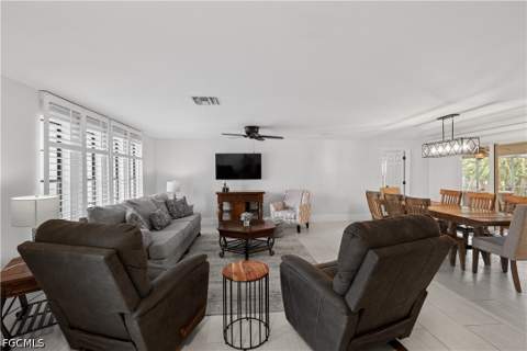 5215 Pelican Blvd, Cape Coral FL - photo 9 of 50