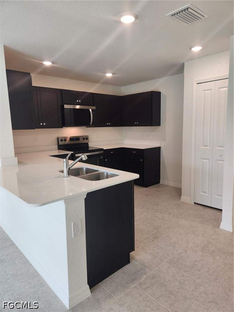 3 bedroom SingleFamilyResidence at 3902 28th St SW, Lehigh Acres, Lehigh Acres — photo 5