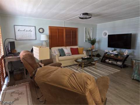 575 Winning Way, North Fort Myers FL - photo 13 of 45