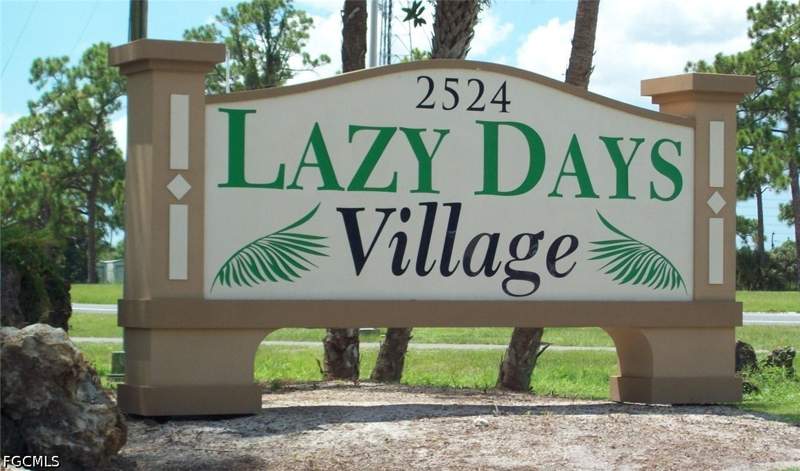 2 bedroom ManufacturedHome at 575 Winning Way, Lazy Days Mobile Village, North Fort Myers — photo 2