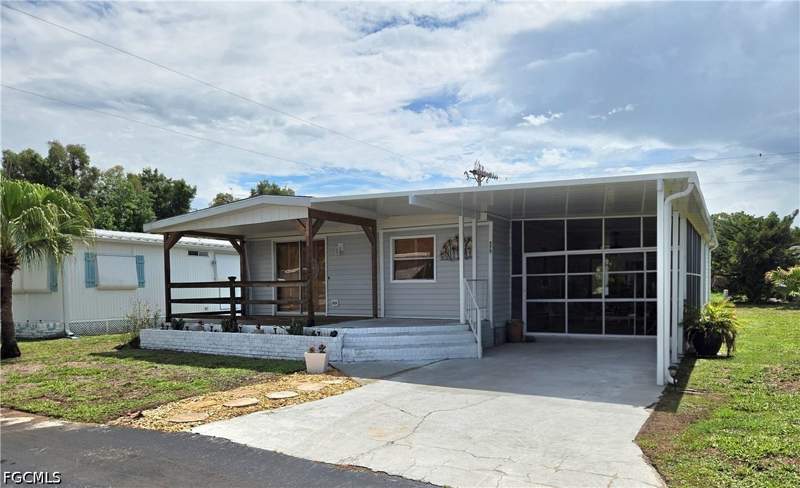 2 bedroom ManufacturedHome at 575 Winning Way, Lazy Days Mobile Village, North Fort Myers — photo 3
