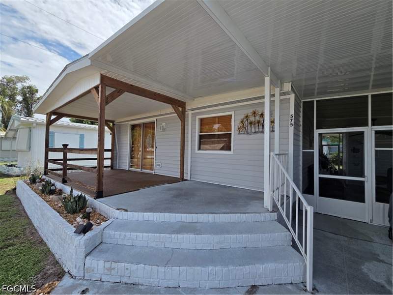2 bedroom ManufacturedHome at 575 Winning Way, Lazy Days Mobile Village, North Fort Myers — photo 4