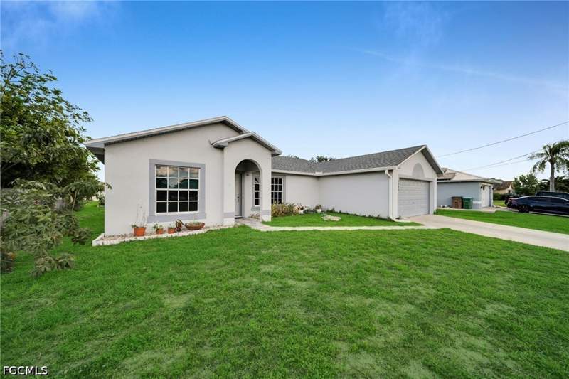 3 bedroom SingleFamilyResidence at 1502 SE 2nd Pl, Cape Coral, Cape Coral — photo 3