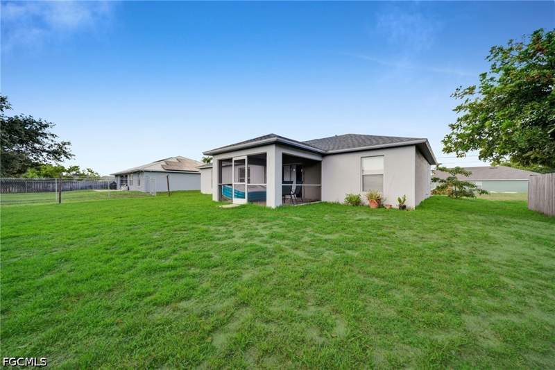 3 bedroom SingleFamilyResidence at 1502 SE 2nd Pl, Cape Coral, Cape Coral — photo 4