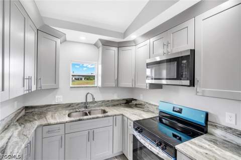 2075 Detroit Dr, Labelle FL - photo 17 of 33