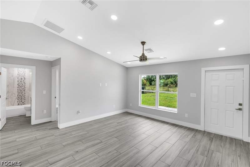 3 bedroom SingleFamilyResidence at 2075 Detroit Dr, Port Labelle, Labelle — photo 4