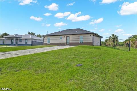 2075 Detroit Dr, Labelle FL - photo 6 of 33