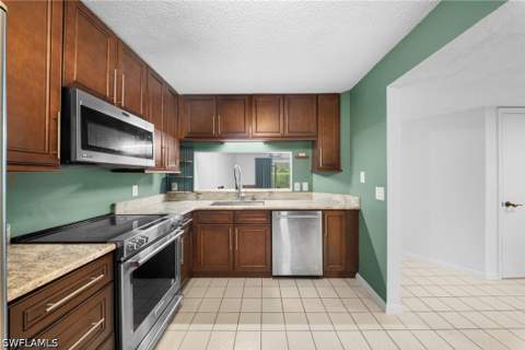 7761 Jewel Ln 102, Naples FL - photo 15 of 46