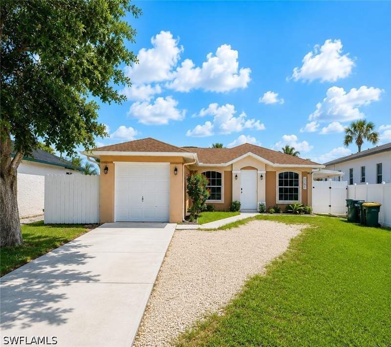 4 bedroom SingleFamilyResidence at 3586 Seagrape Ave, Naples Villas, Naples — photo 1