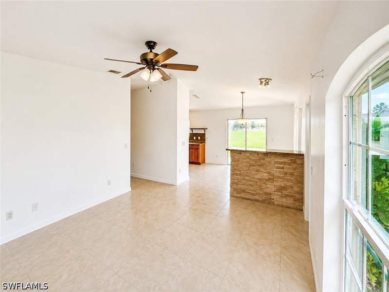 4 bedroom SingleFamilyResidence at 3586 Seagrape Ave, Naples Villas, Naples — photo 4