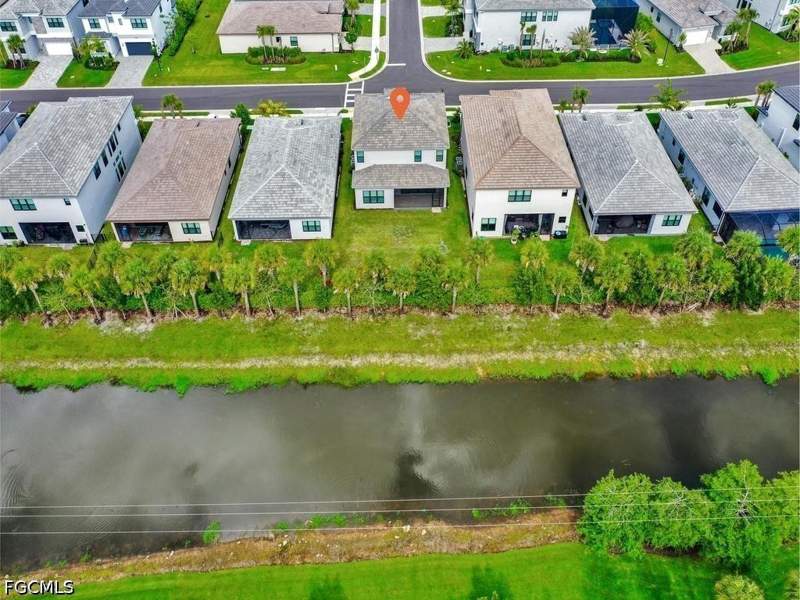 4 bedroom SingleFamilyResidence at 20581 Fair Oak Ln, Rivercreek In Estero, Estero — photo 2