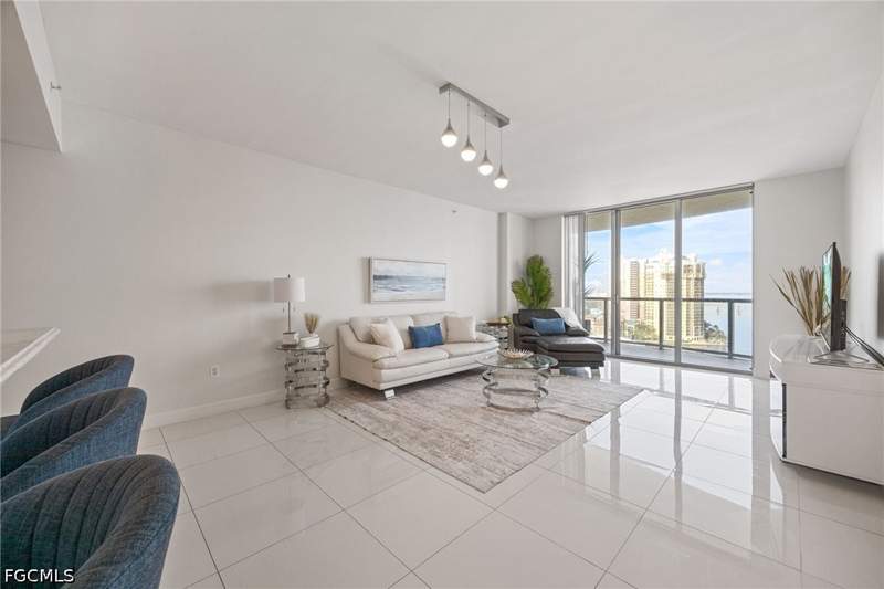 2 bedroom Condominium at 3000 Oasis Grand Blvd 1705, Oasis, Fort Myers — photo 5