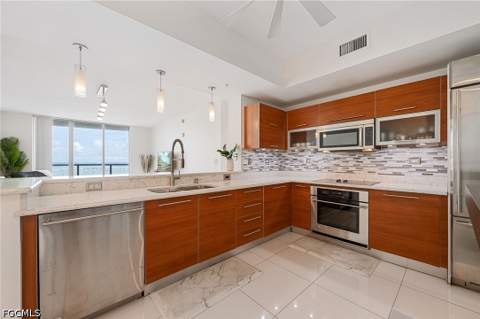 3000 Oasis Grand Blvd 1705, Fort Myers FL - photo 7 of 32