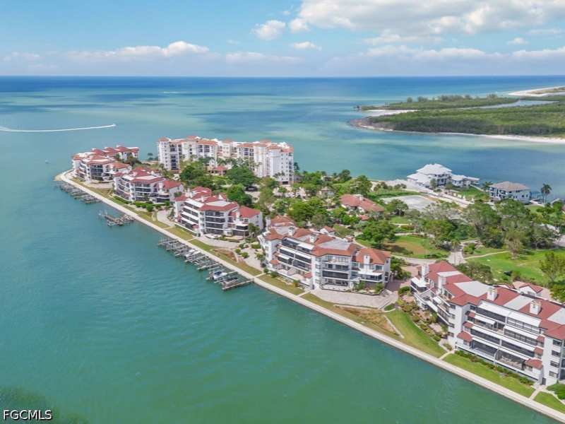 2 bedroom Condominium at 232 La Peninsula Blvd 232, La Peninsula, Naples — photo 1