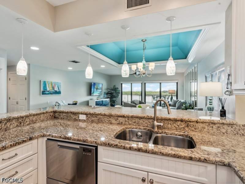 2 bedroom Condominium at 232 La Peninsula Blvd 232, La Peninsula, Naples — photo 5