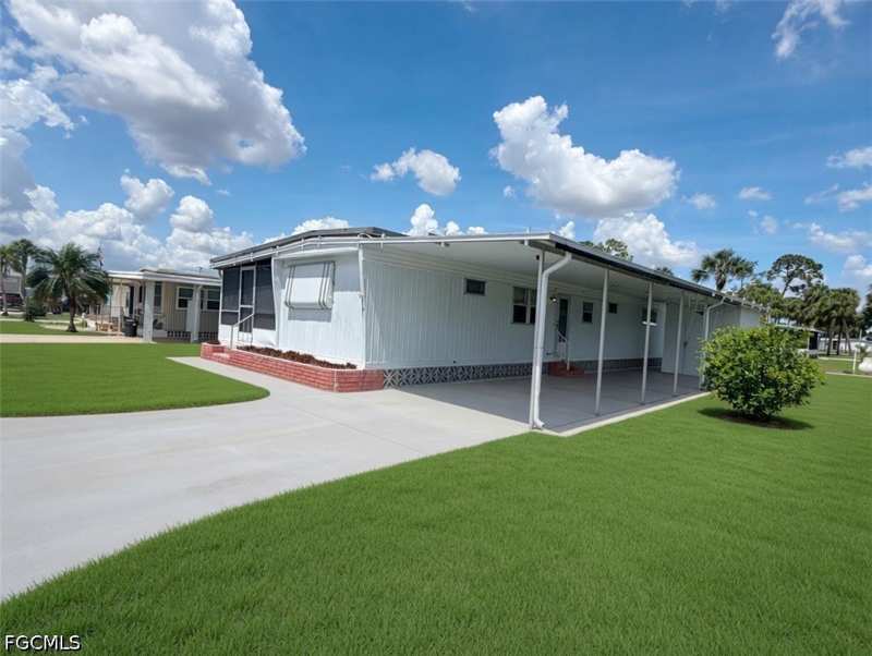 2 bedroom ManufacturedHome at 514 Blossom Ct, Forest Park Mobile Home, North Fort Myers — photo 1