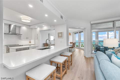 4021 Gulf Shore Blvd N 702, Naples FL - photo 10 of 33