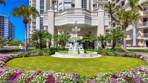 4021 Gulf Shore Blvd N 702, Naples FL - photo 24 of 33