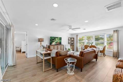9428 Moonlight Dr, Sanibel FL - photo 7 of 41