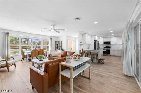9428 Moonlight Dr, Sanibel FL - photo 8 of 41