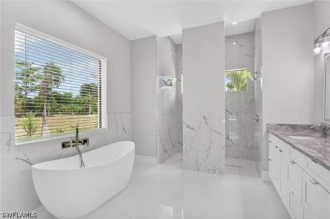 563 15th St NW, Naples FL - photo 7 of 26