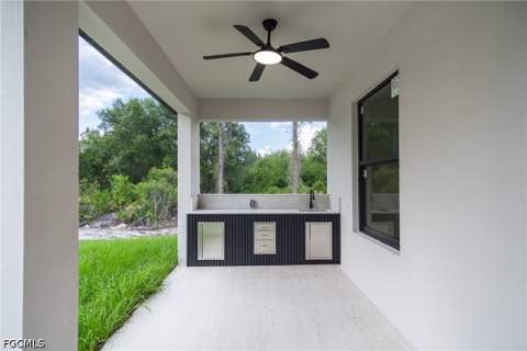 915 Lincoln Ave, Lehigh Acres FL - photo 18 of 37